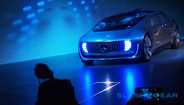 mercedes-benz-ces-2015-sg-11-600×343