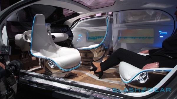 mercedes-benz-ces-2015-sg-25-600×338