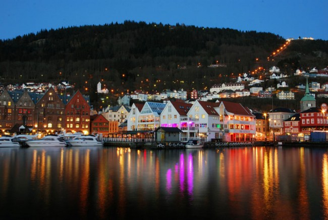 Bergen-NightSkyline